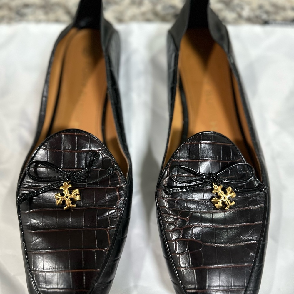 Tory Burch embossed leather dark chocolate sz9.5, collapsing heel adding comfort